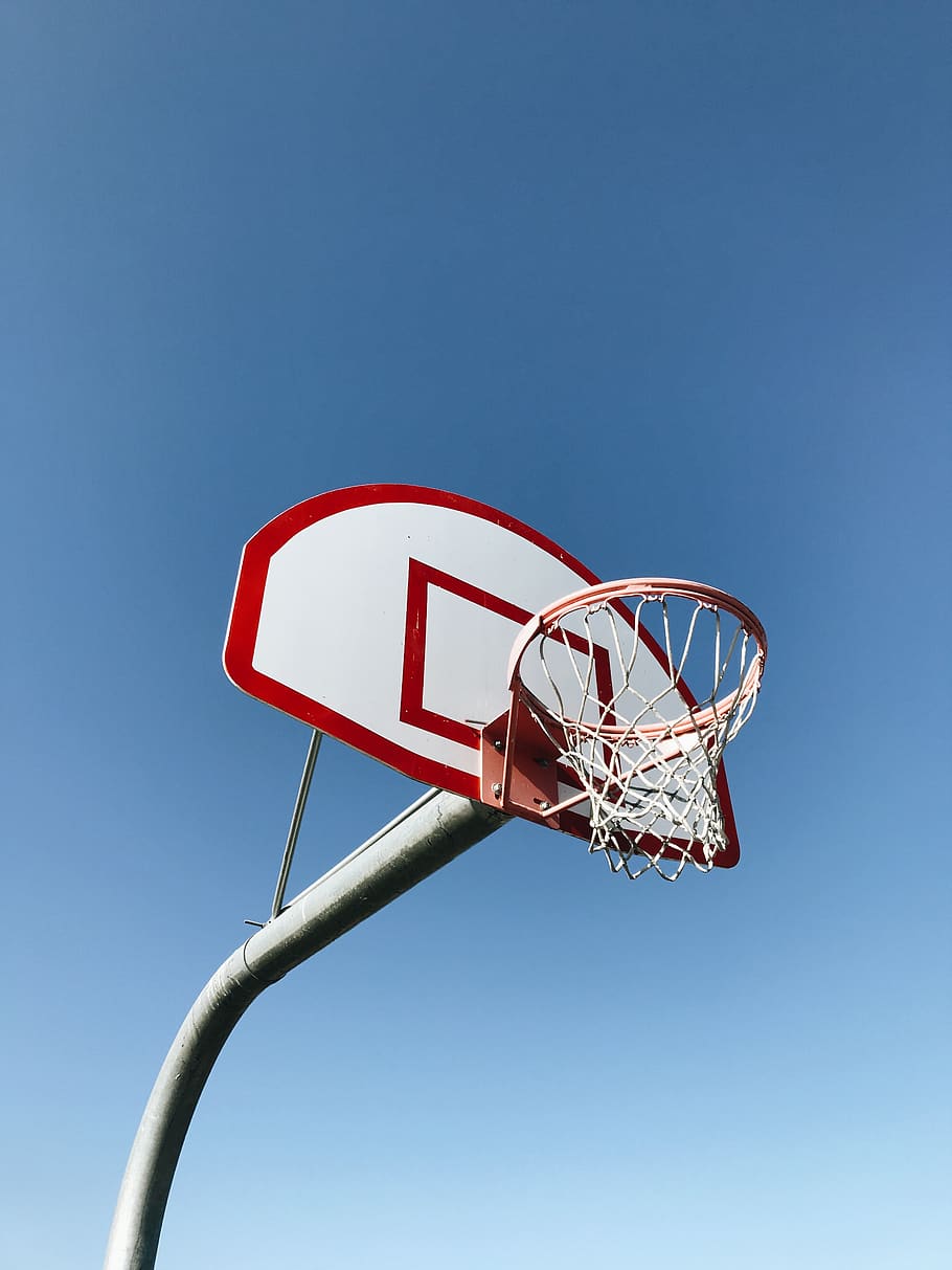 Basketball hoop